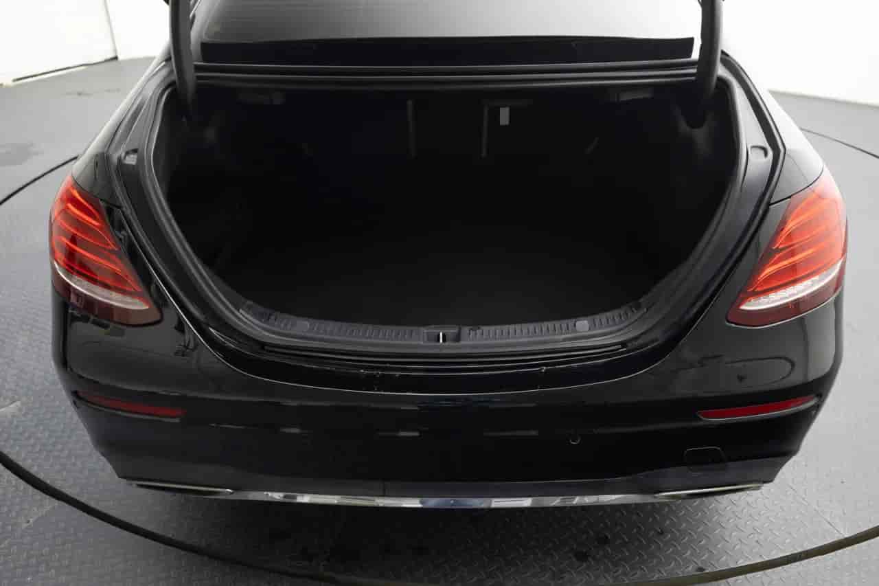 MERCEDES-BENZ E-Class - 8