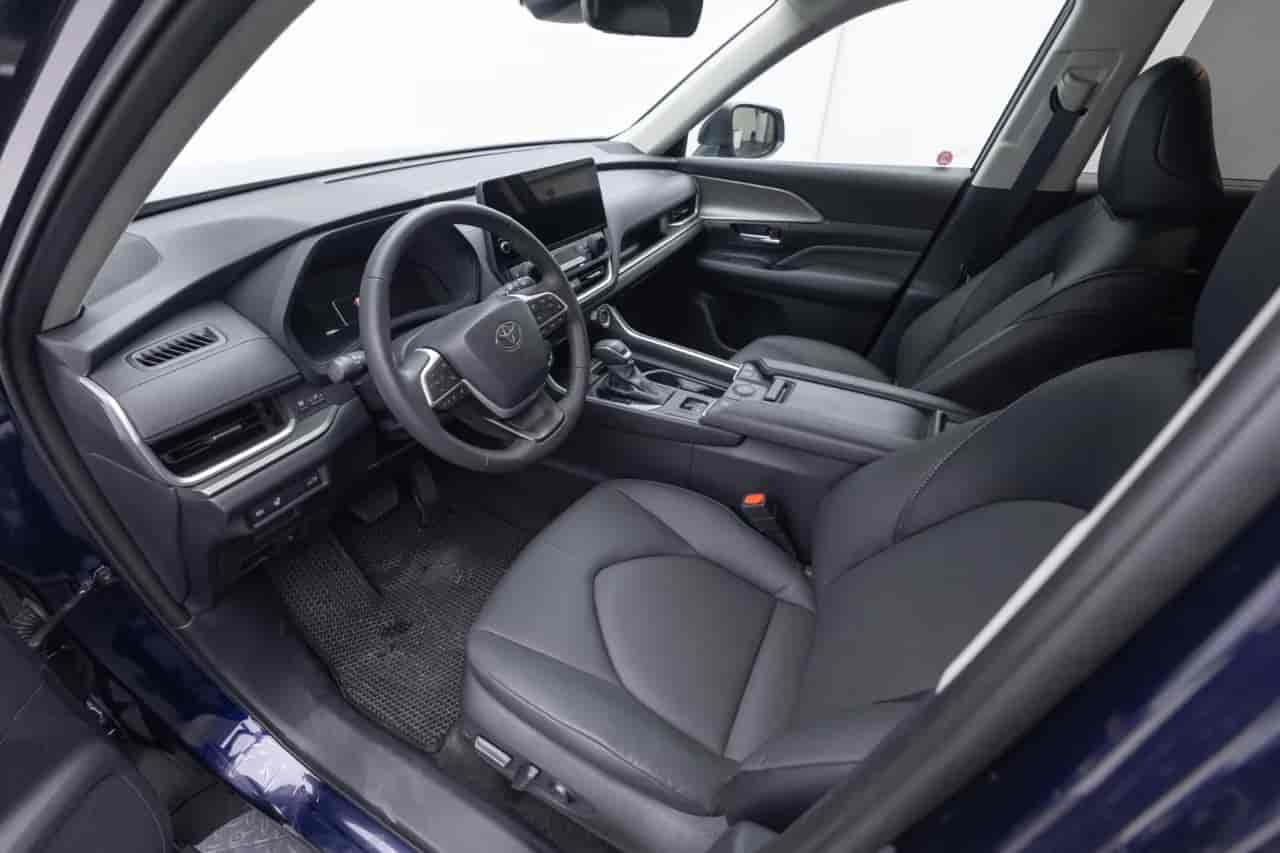 TOYOTA Grand Highlander - 10