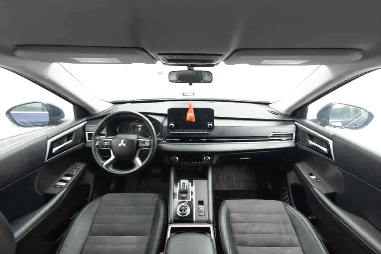 MITSUBISHI Outlander - 9