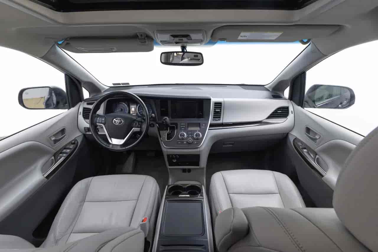 TOYOTA Sienna - 9