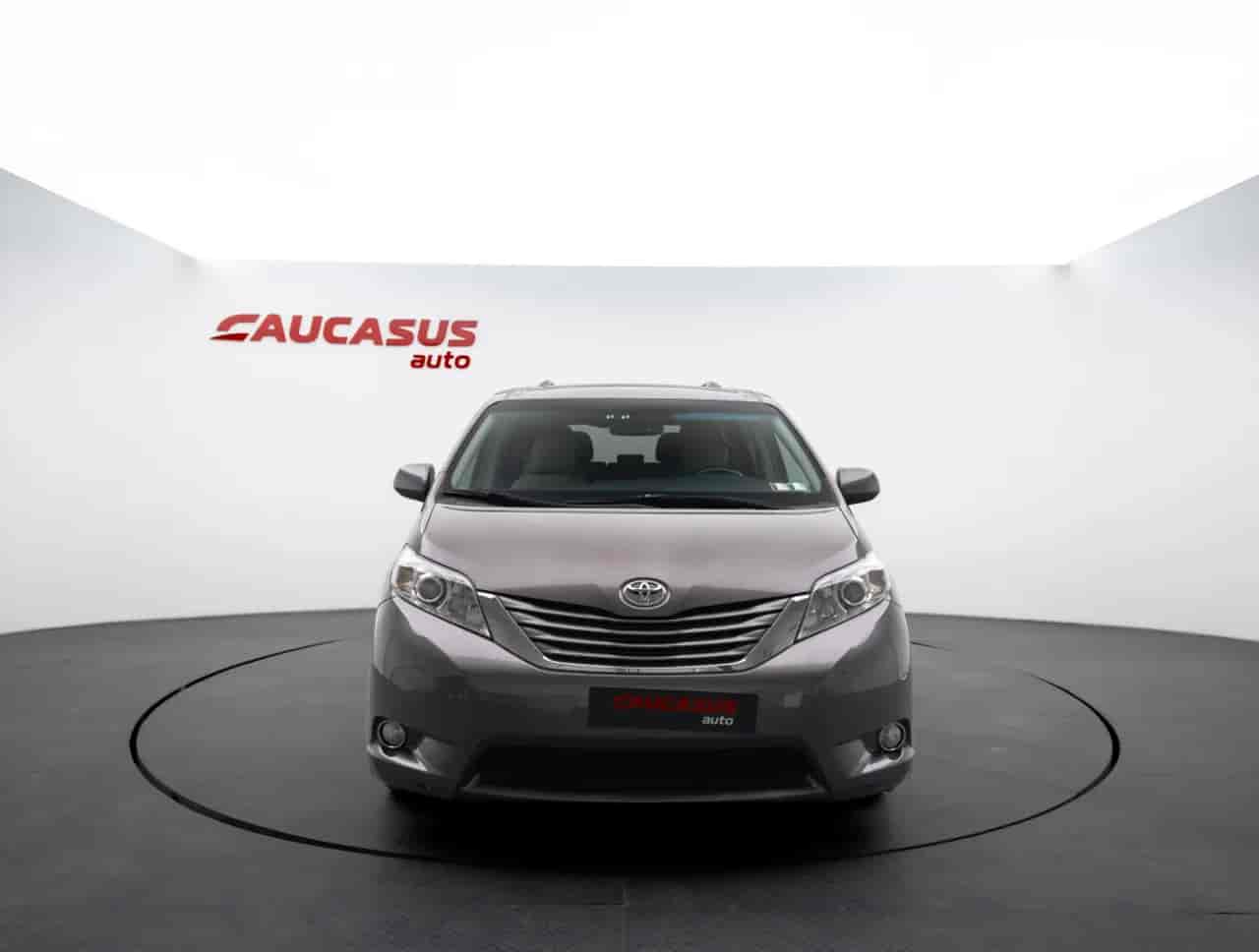 TOYOTA Sienna - 2
