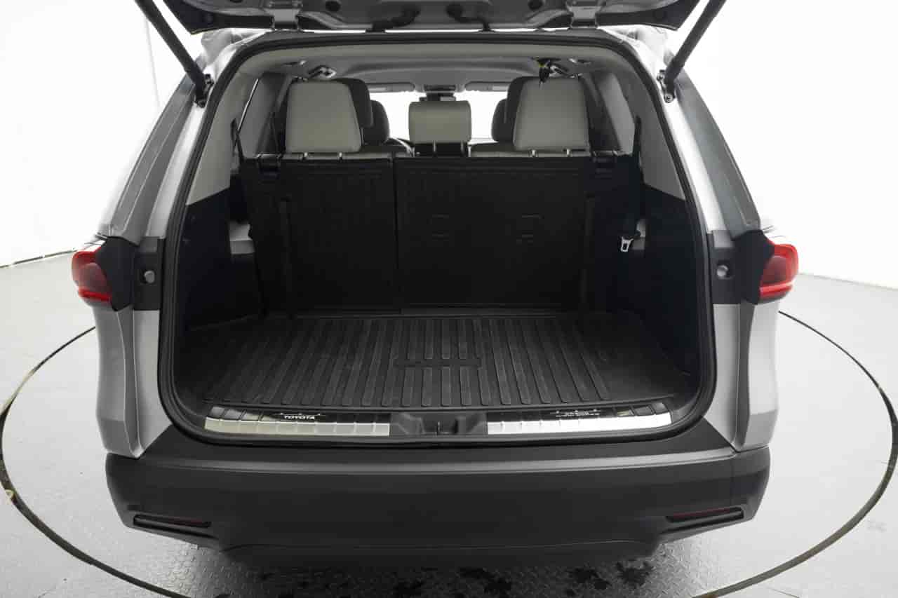 TOYOTA Grand Highlander - 7