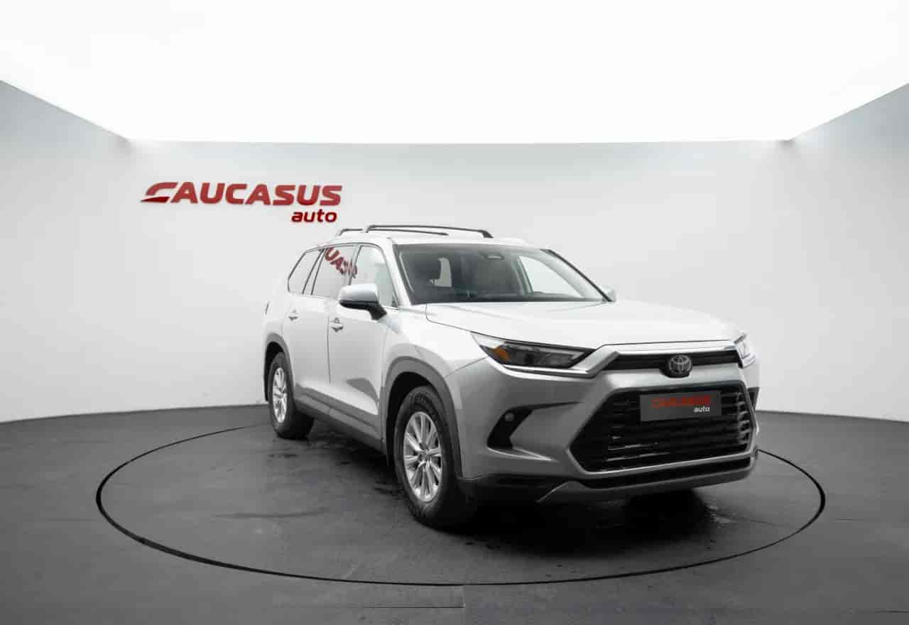 TOYOTA Grand Highlander - 3