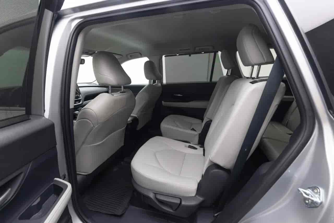TOYOTA Grand Highlander - 8