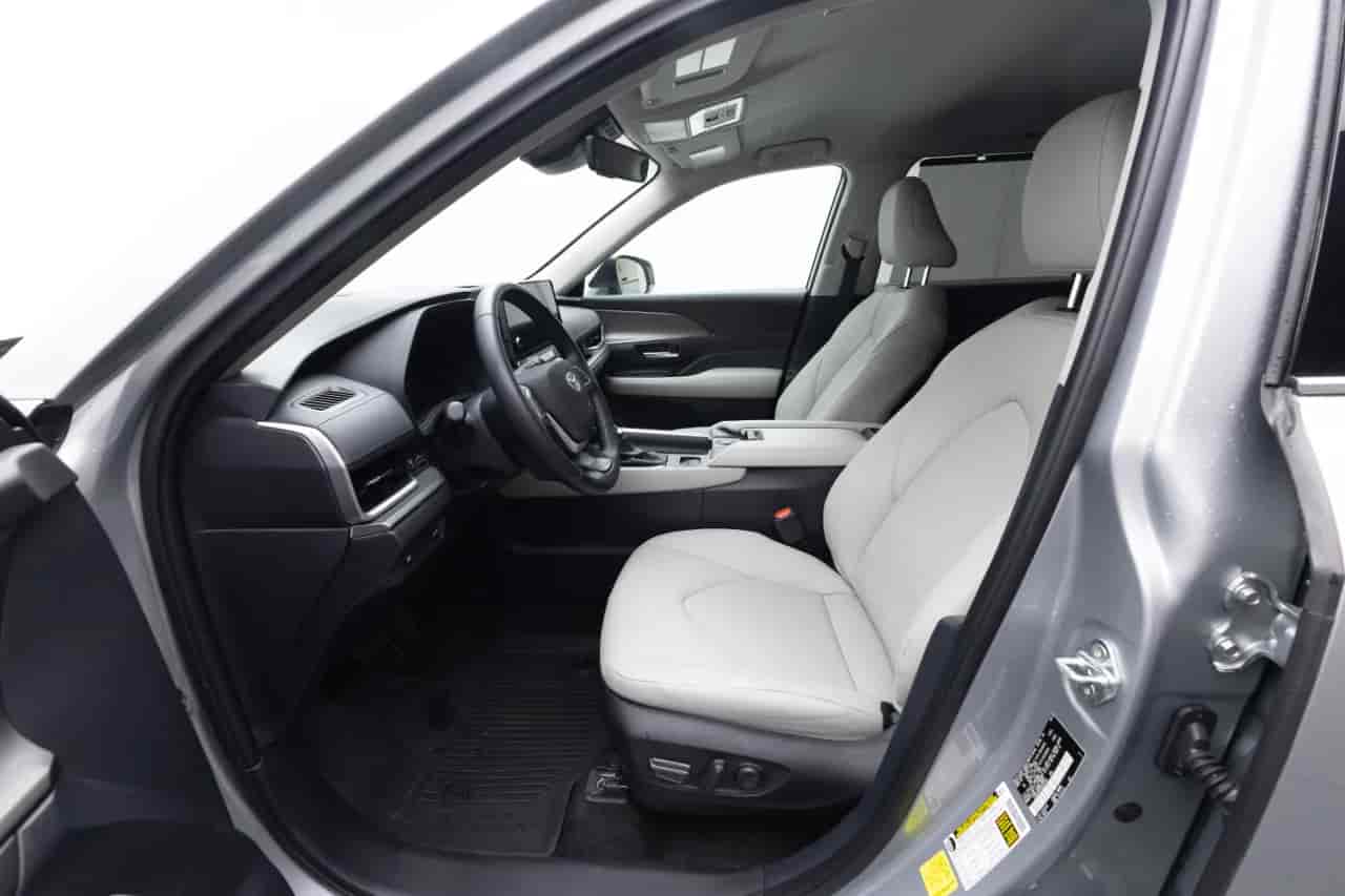 TOYOTA Grand Highlander - 10