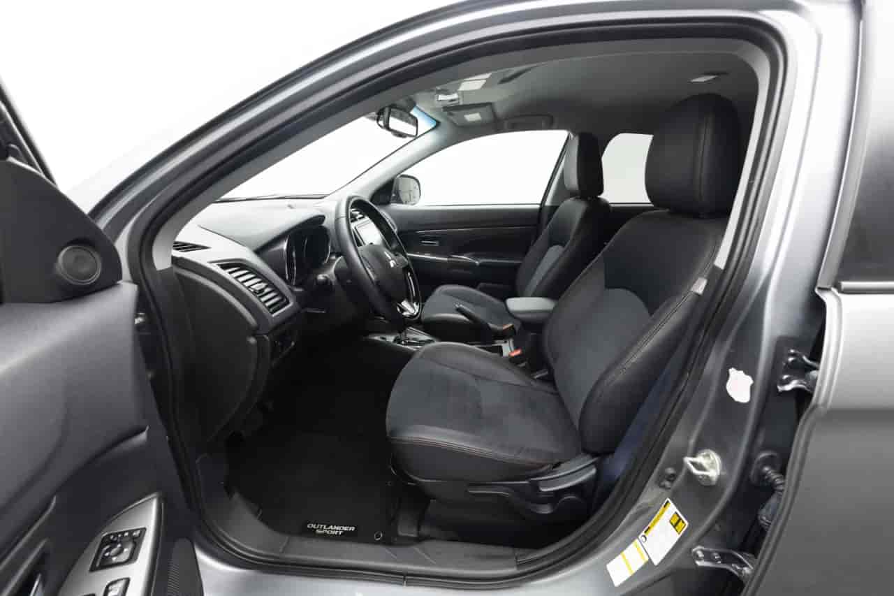 MITSUBISHI Outlander - 10