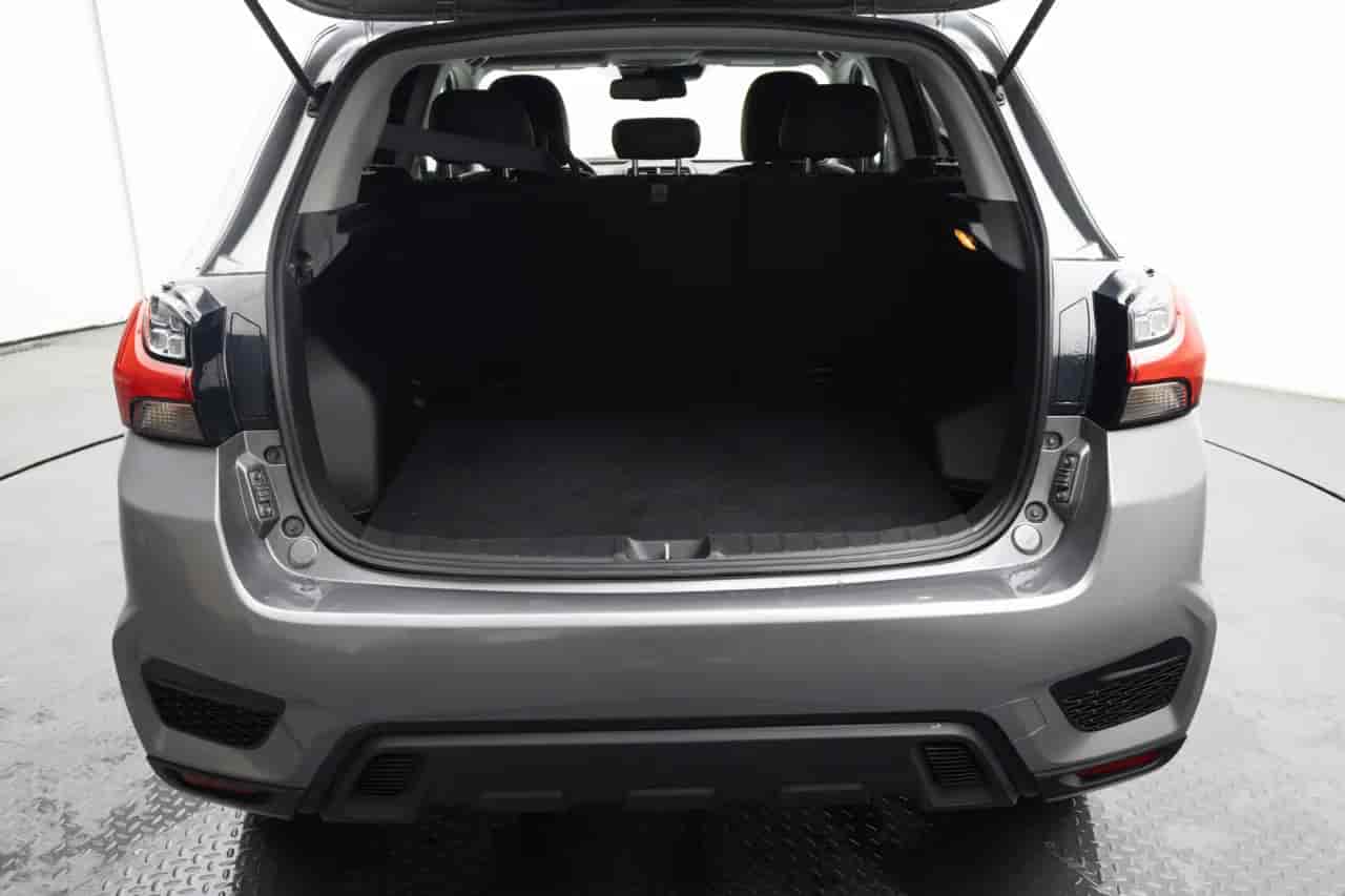 MITSUBISHI Outlander - 7