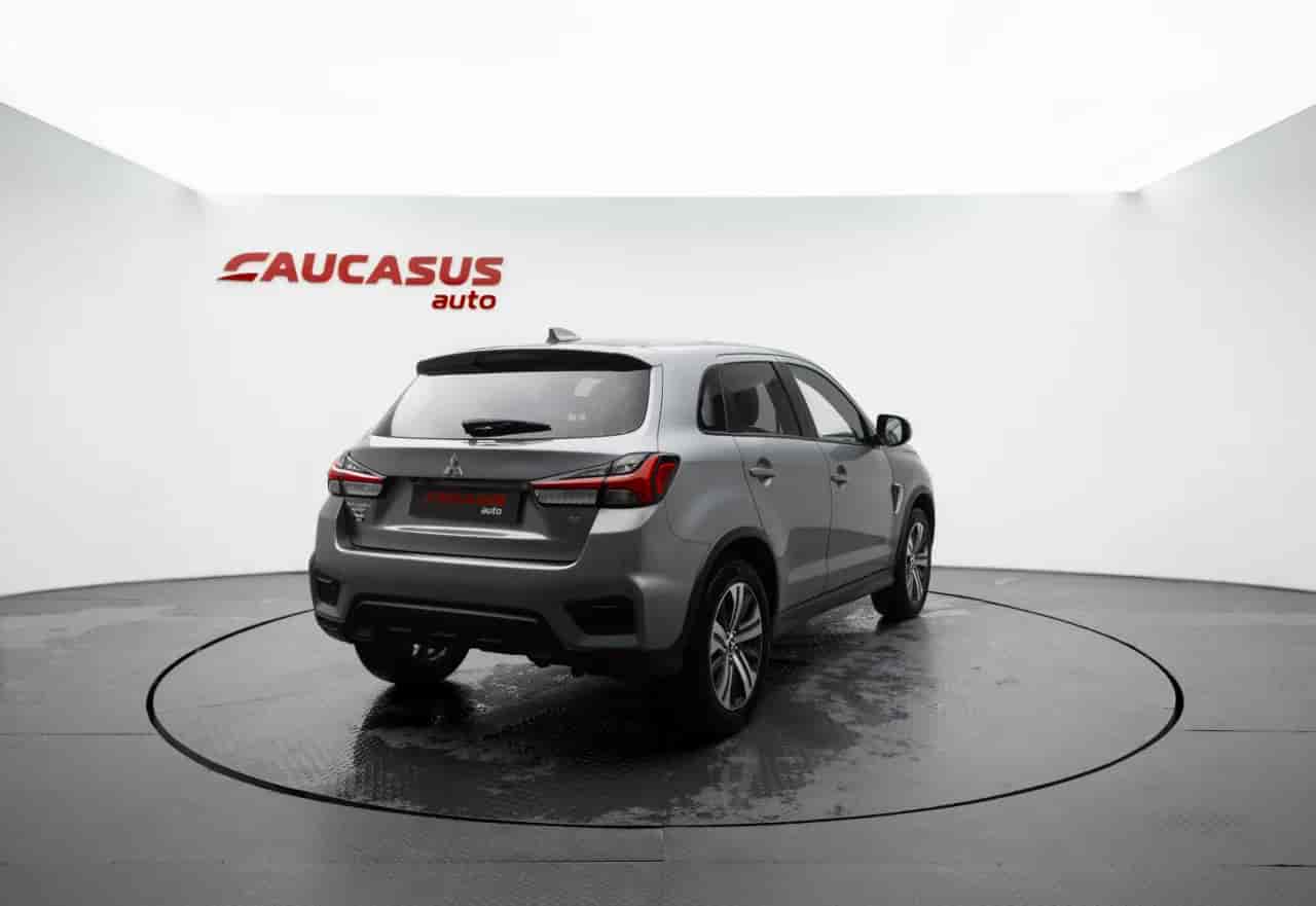 MITSUBISHI Outlander - 4
