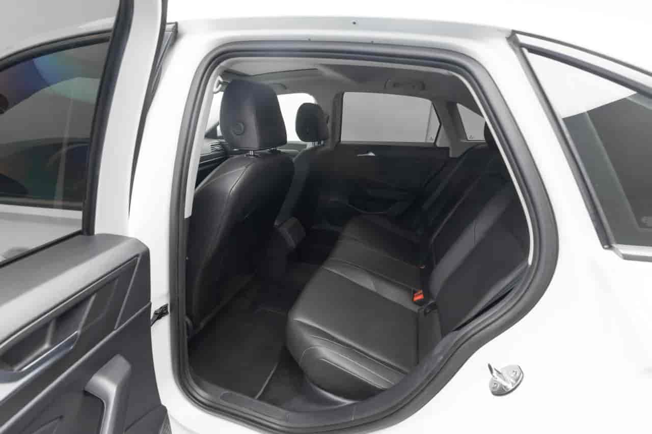 VOLKSWAGEN Jetta - 8