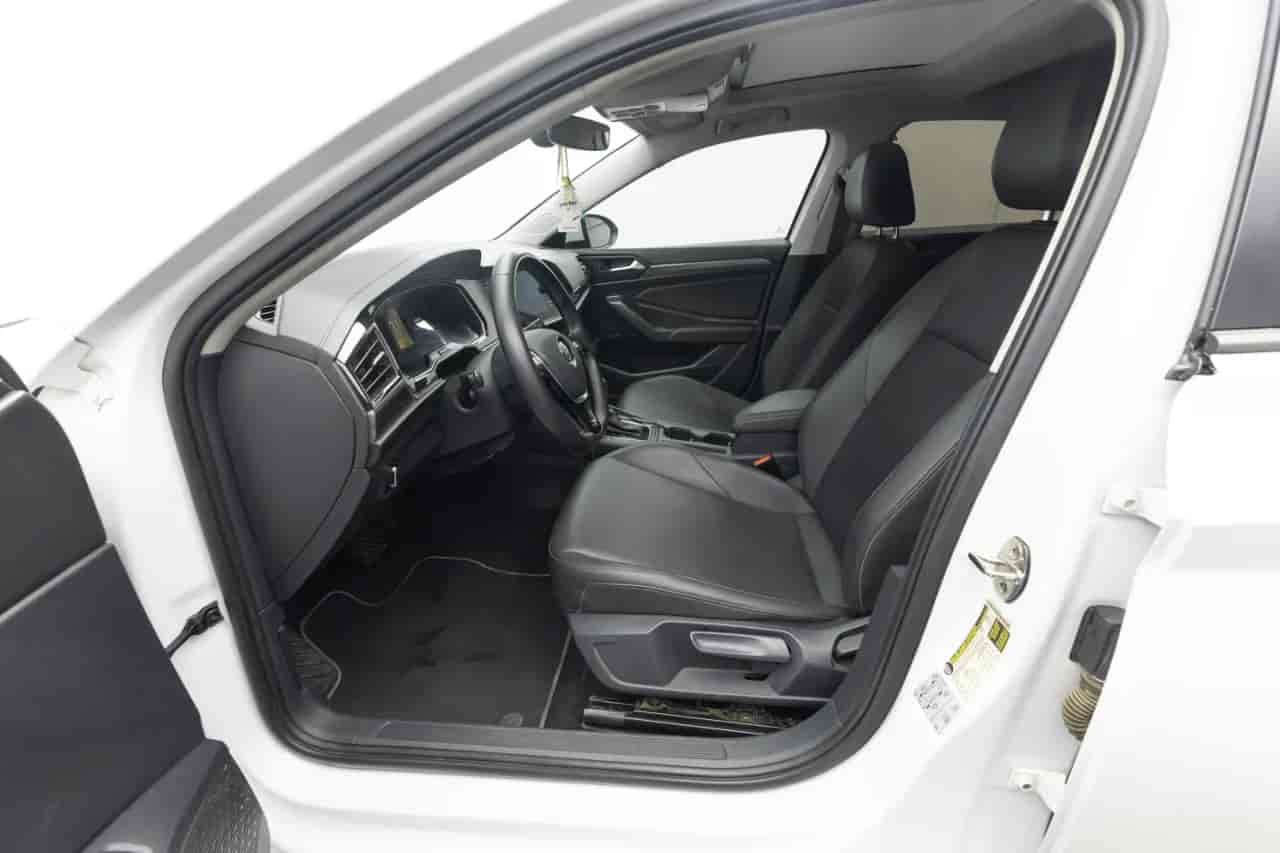 VOLKSWAGEN Jetta - 10
