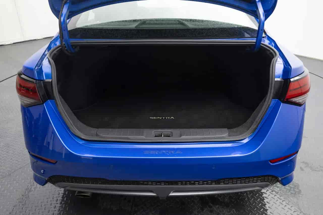 NISSAN Sentra - 7