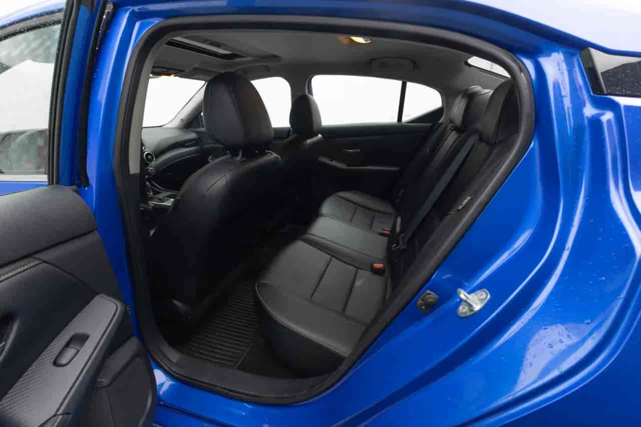 NISSAN Sentra - 8
