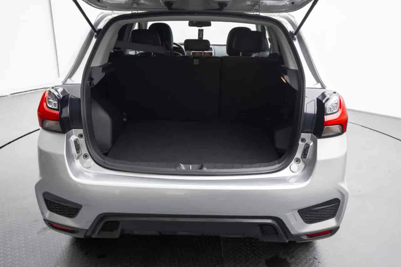 MITSUBISHI Outlander - 7