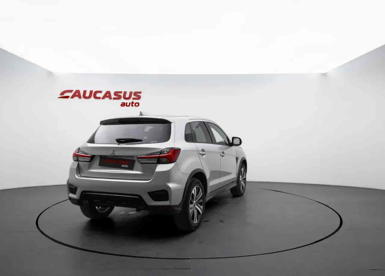 MITSUBISHI Outlander - 4