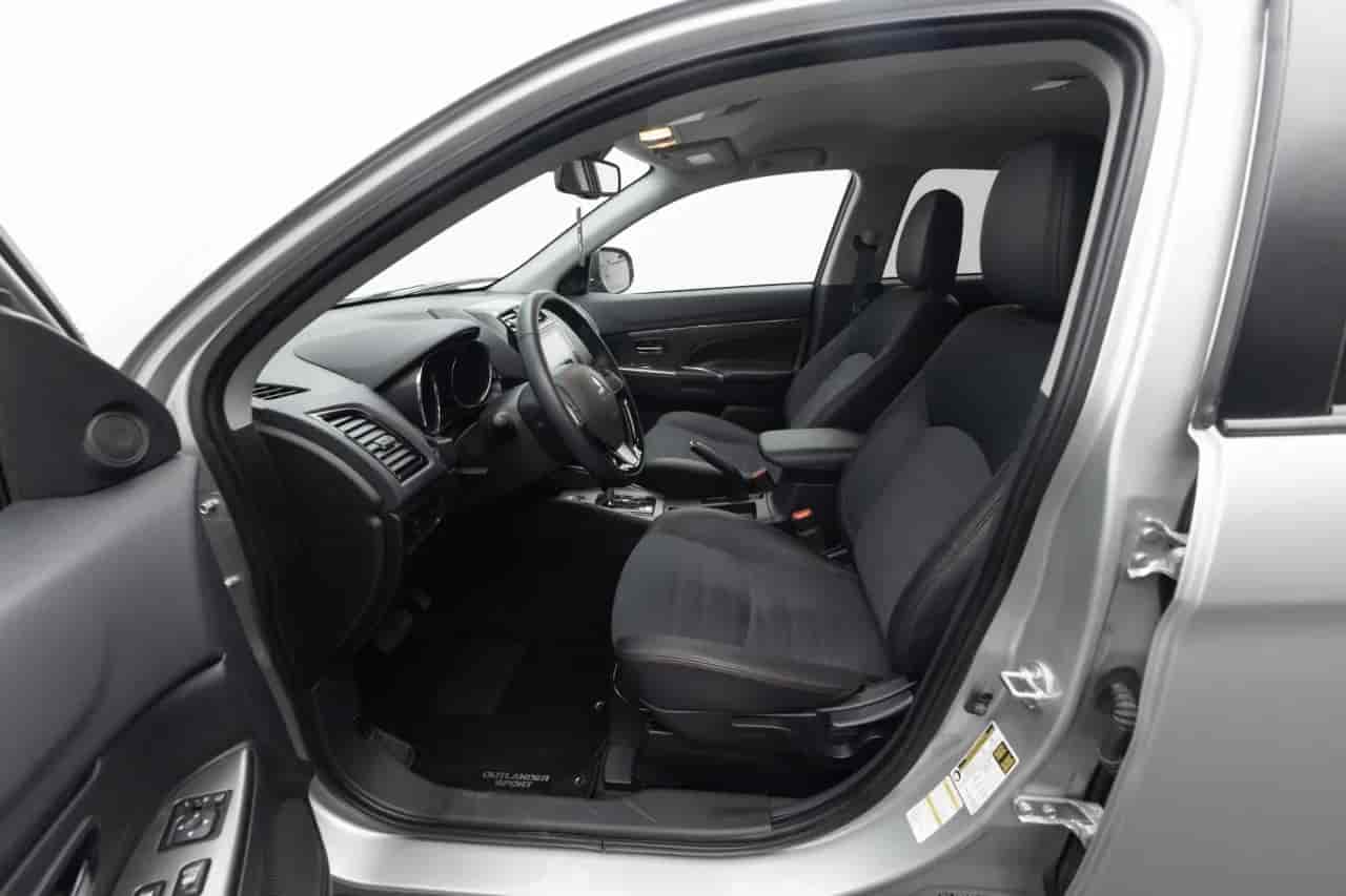 MITSUBISHI Outlander - 10