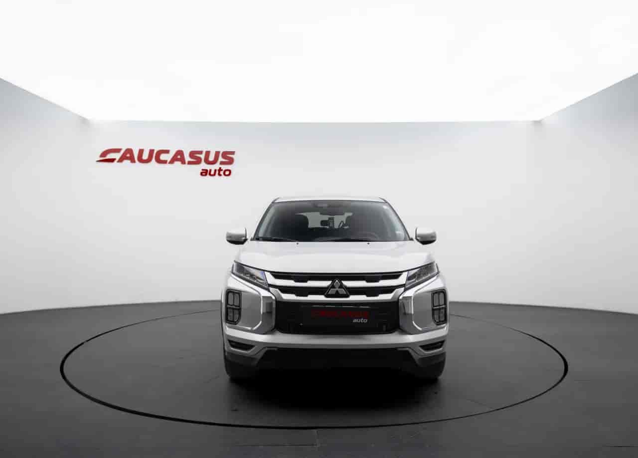 MITSUBISHI Outlander - 2
