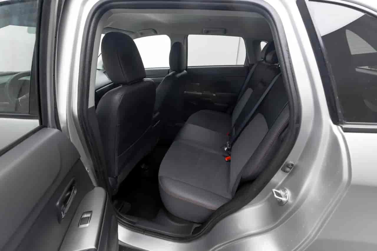 MITSUBISHI Outlander - 8