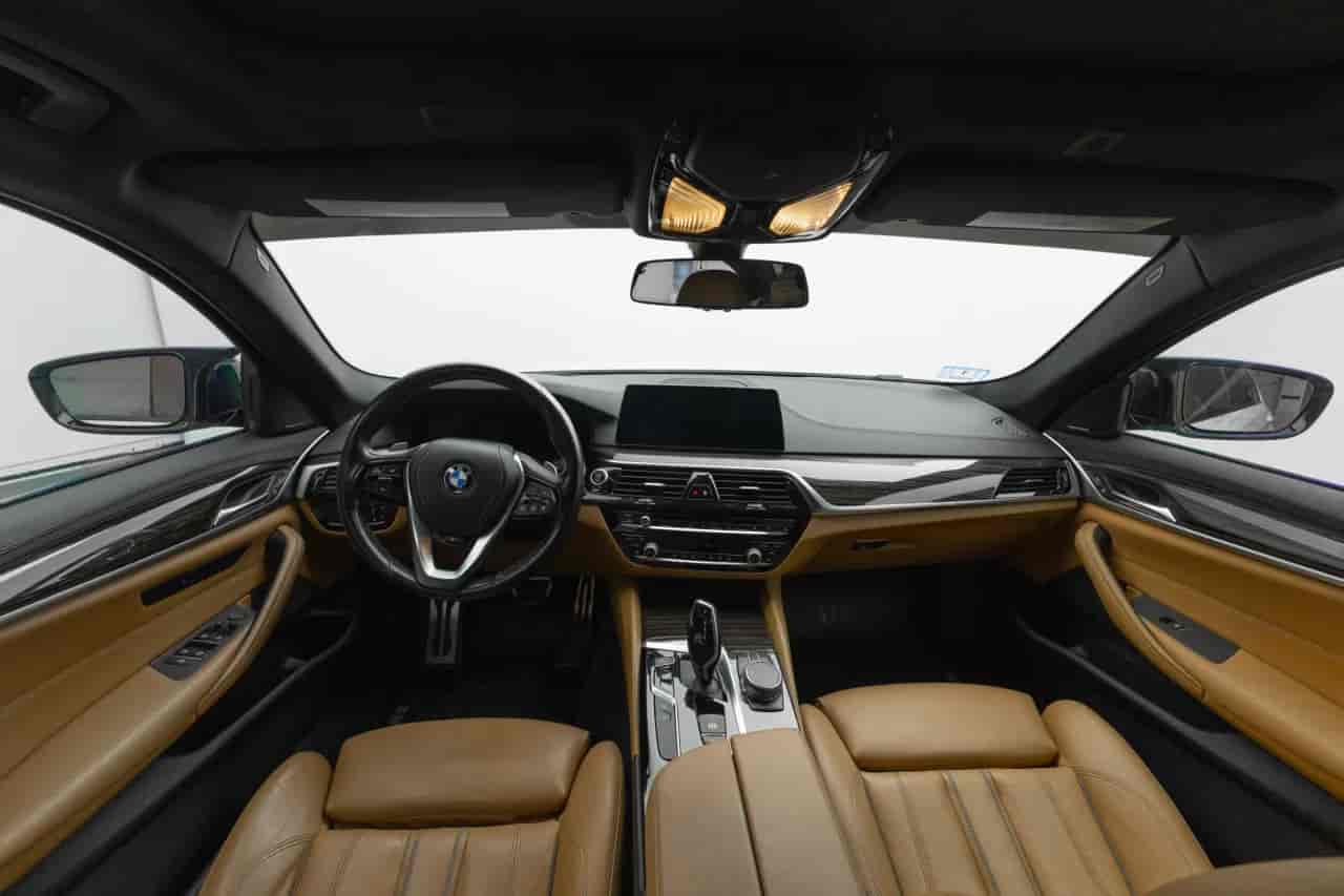 BMW 530i - 9