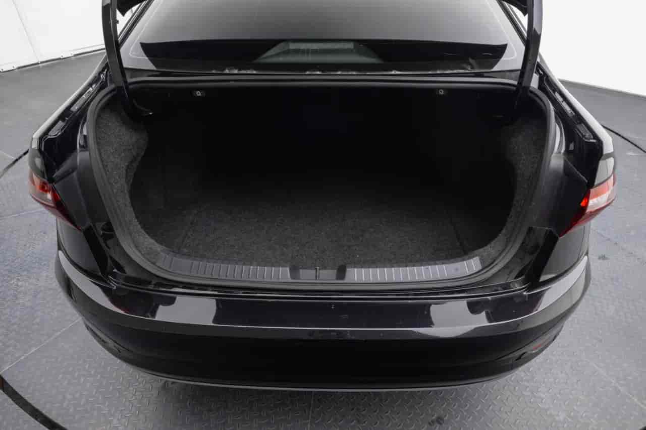 VOLKSWAGEN Jetta - 7