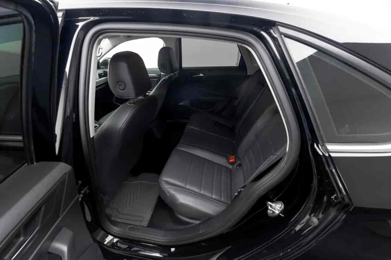 VOLKSWAGEN Jetta - 8