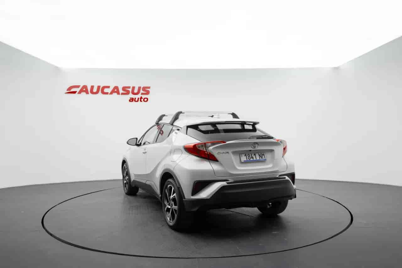 TOYOTA C-HR - 6
