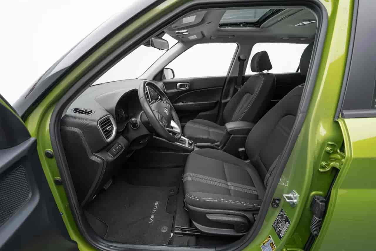 HYUNDAI Venue - 10