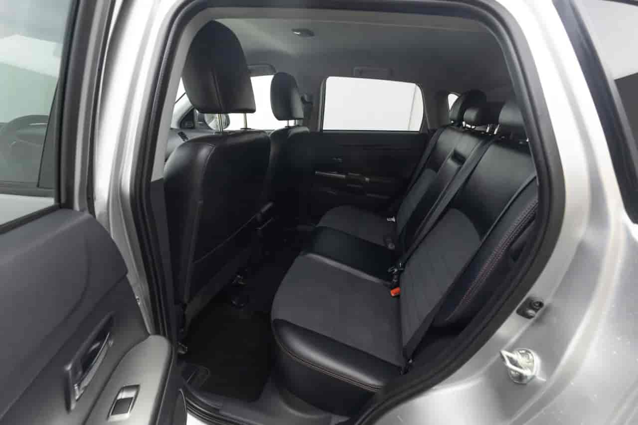 MITSUBISHI Outlander - 8