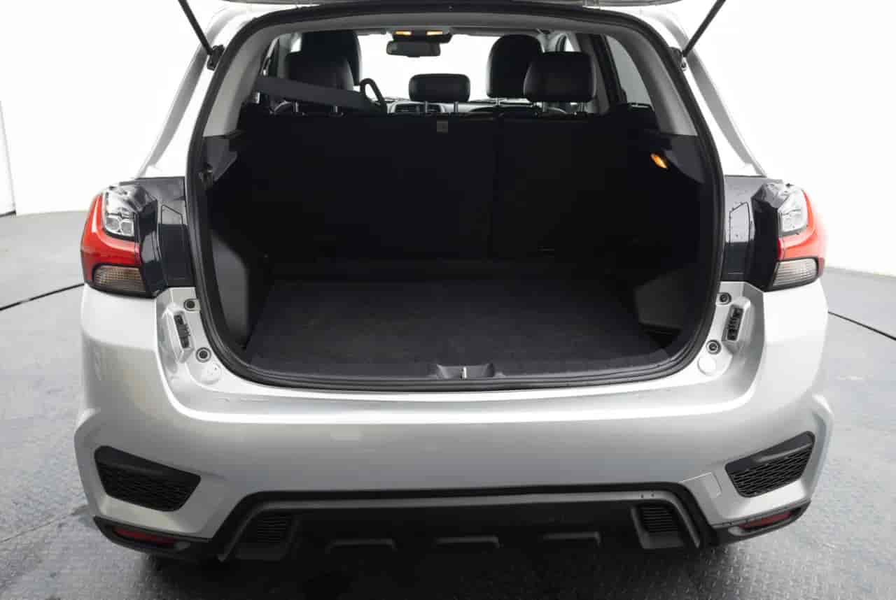 MITSUBISHI Outlander - 7