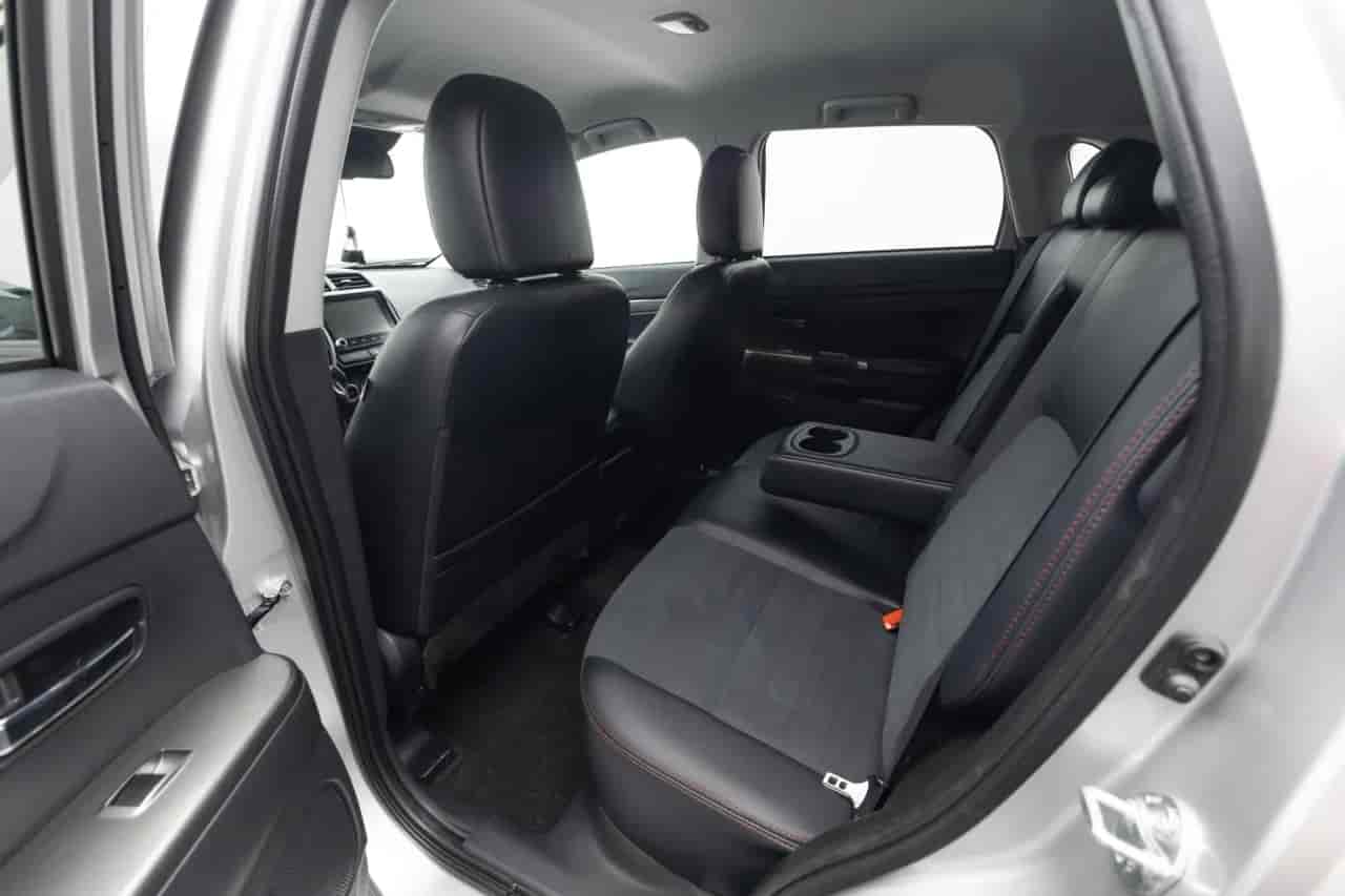 MITSUBISHI Outlander - 8