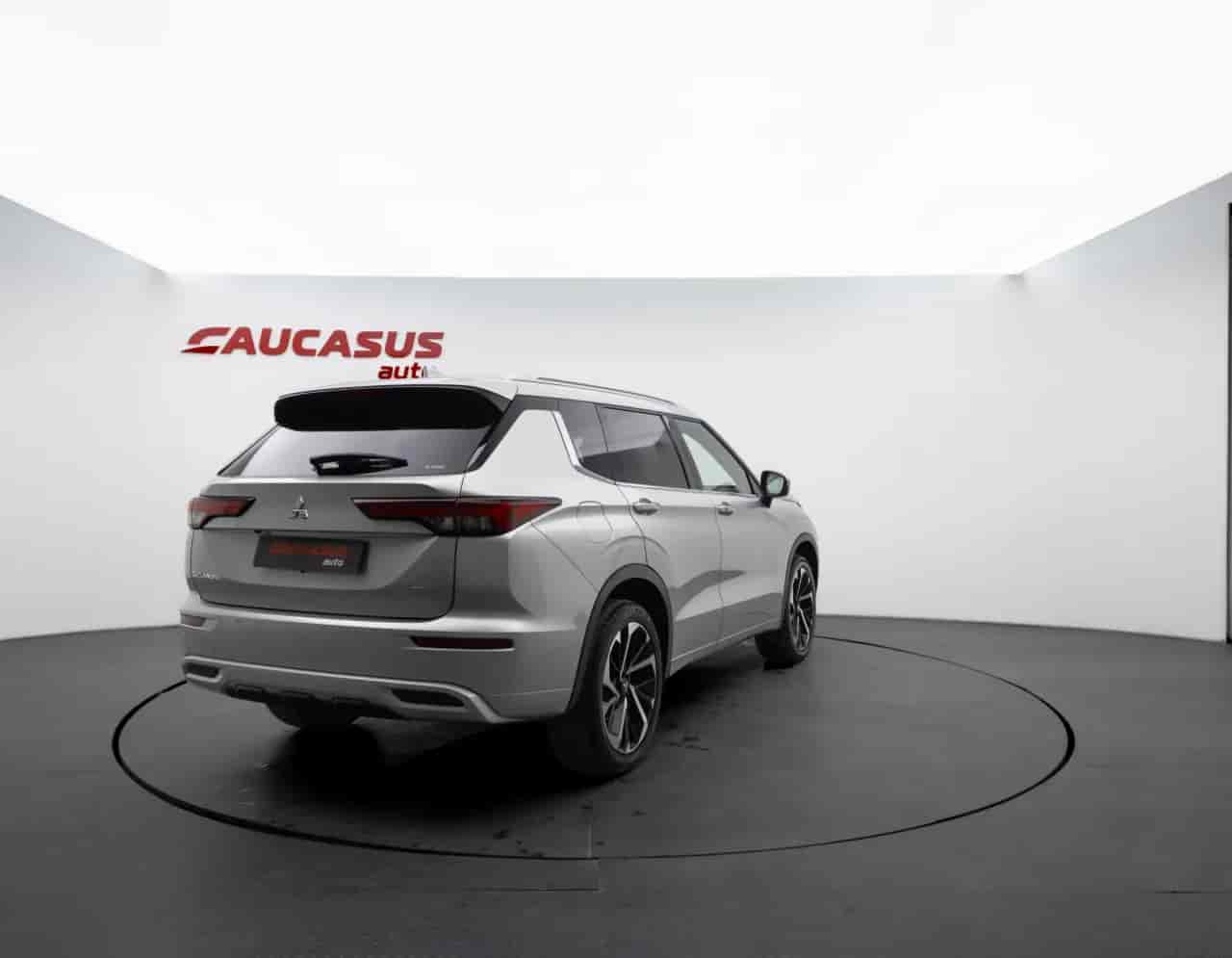 MITSUBISHI Outlander - 4