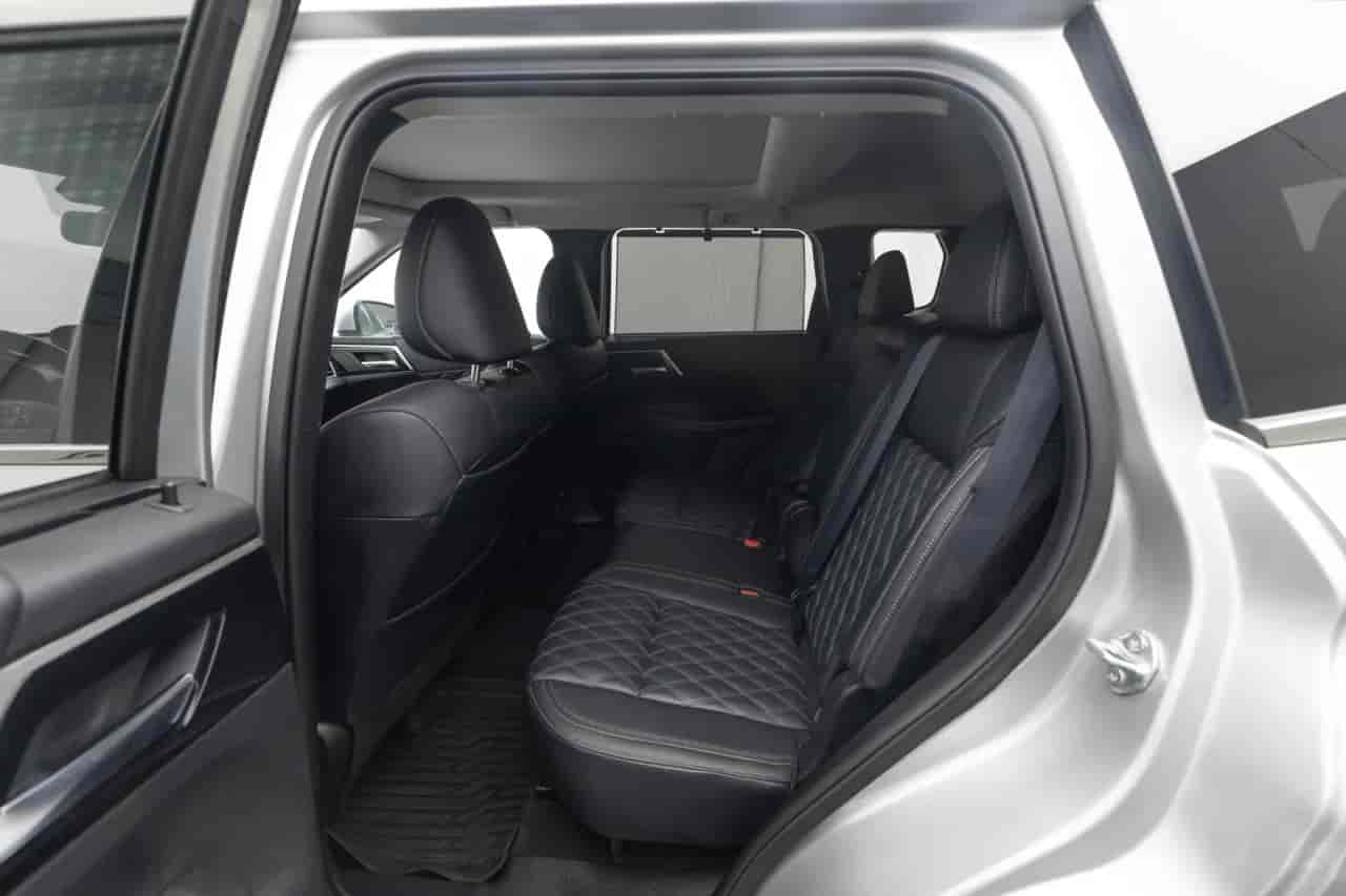 MITSUBISHI Outlander - 8