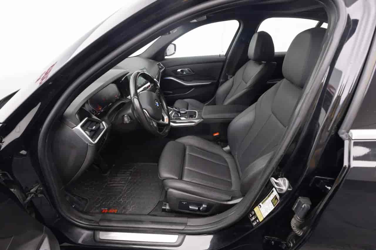 BMW 3-Series - 10