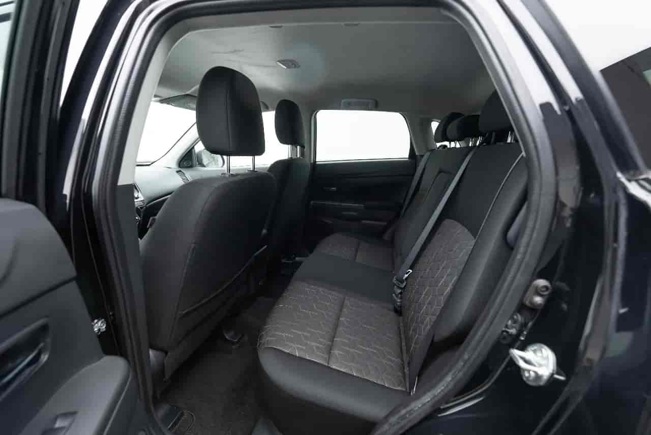 MITSUBISHI Outlander - 8