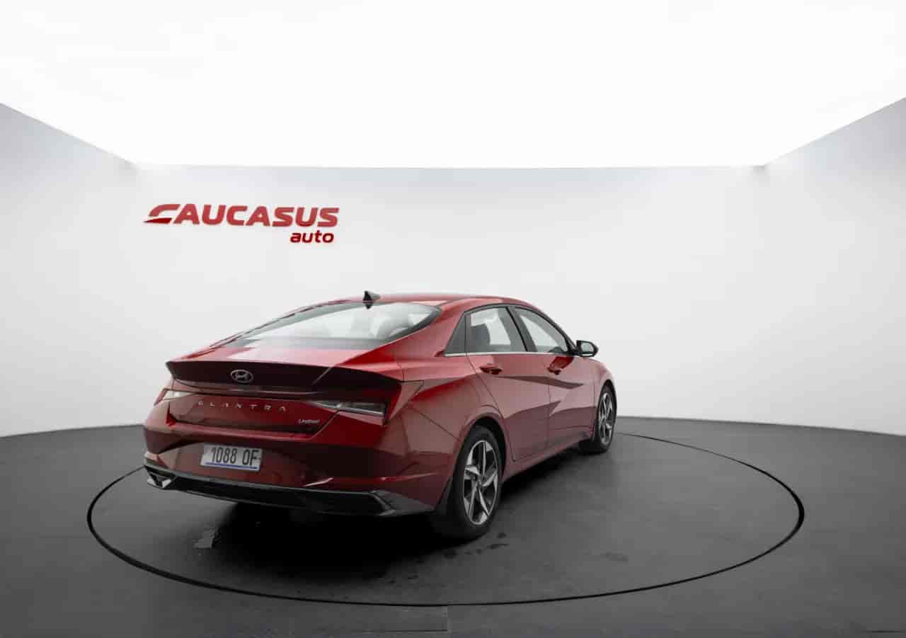 HYUNDAI Elantra - 4