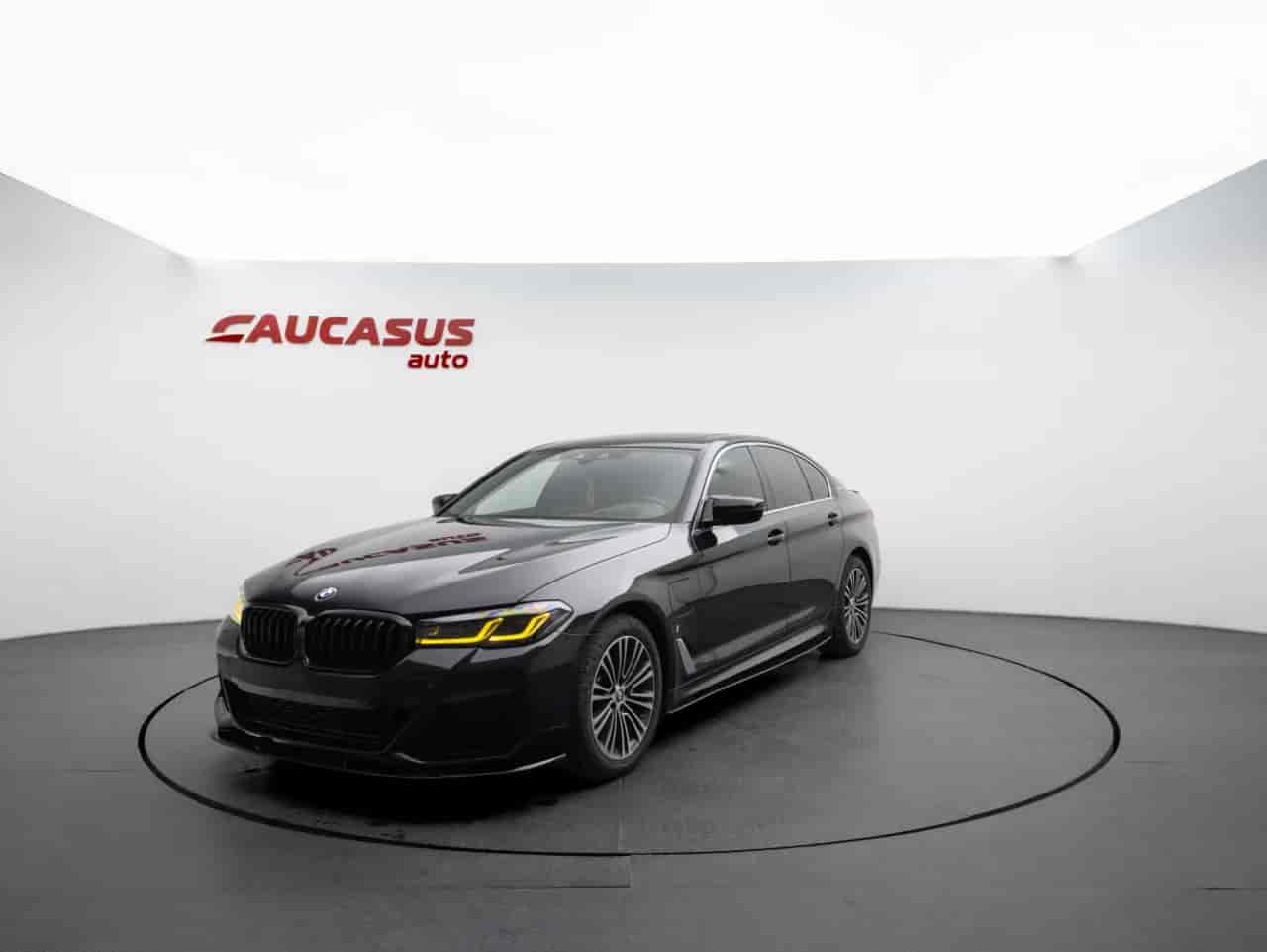 BMW 5-Series - 1