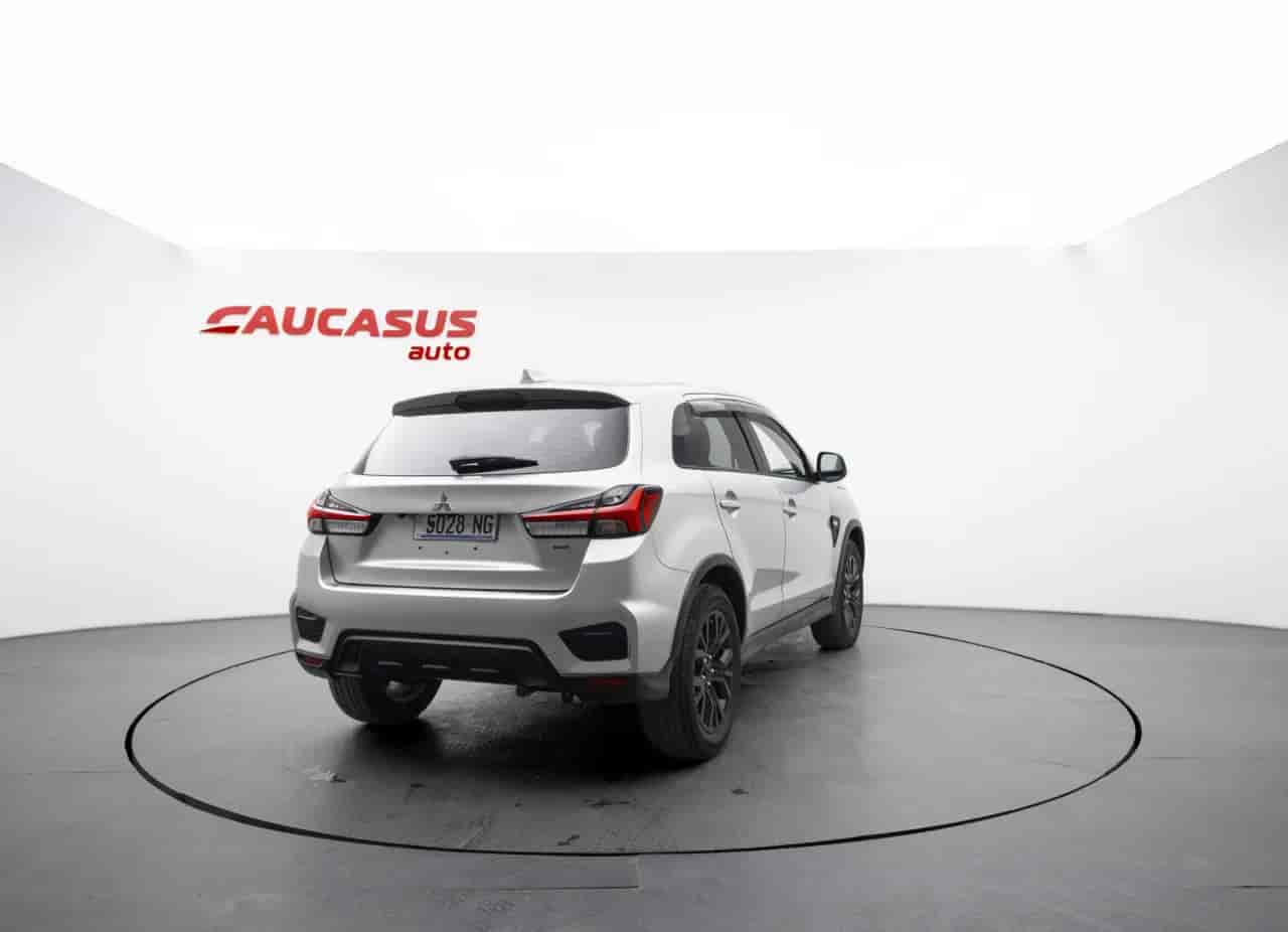 MITSUBISHI Outlander Sport - 4