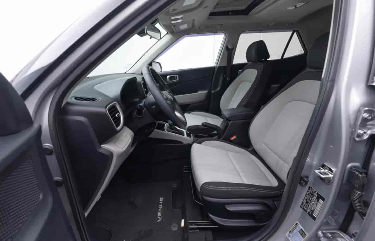 HYUNDAI Venue - 10