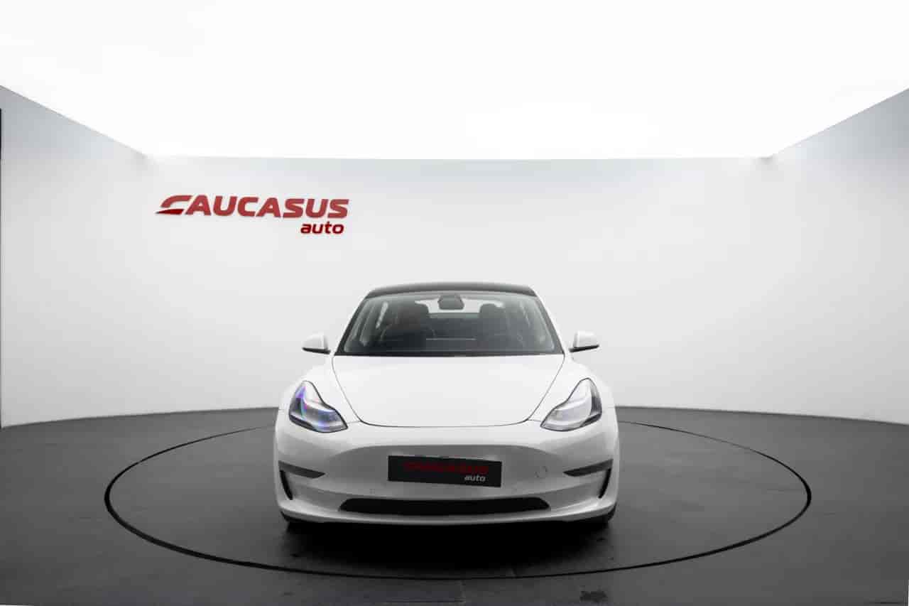TESLA Model 3 - 2
