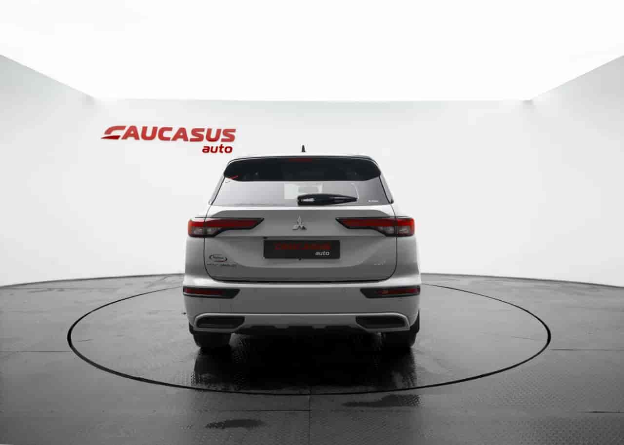 MITSUBISHI Outlander - 5