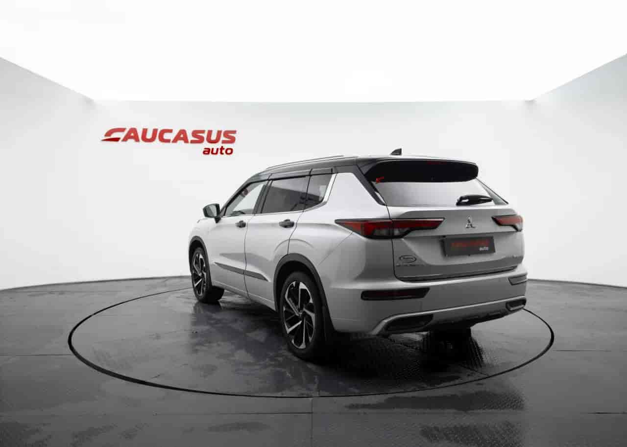 MITSUBISHI Outlander - 6
