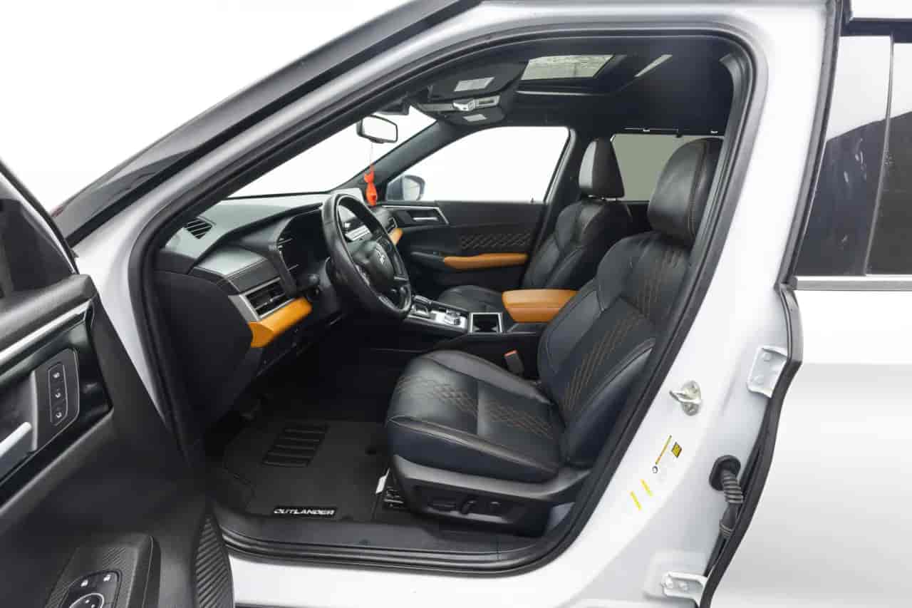 MITSUBISHI Outlander - 10