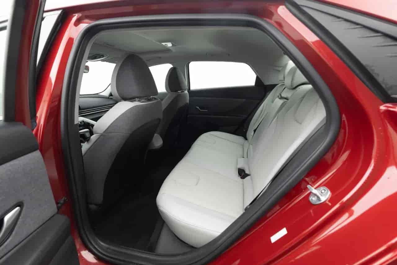 HYUNDAI Elantra - 8