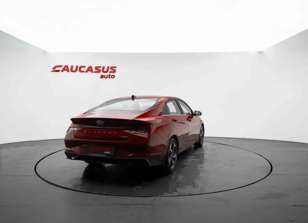 HYUNDAI Elantra - 4
