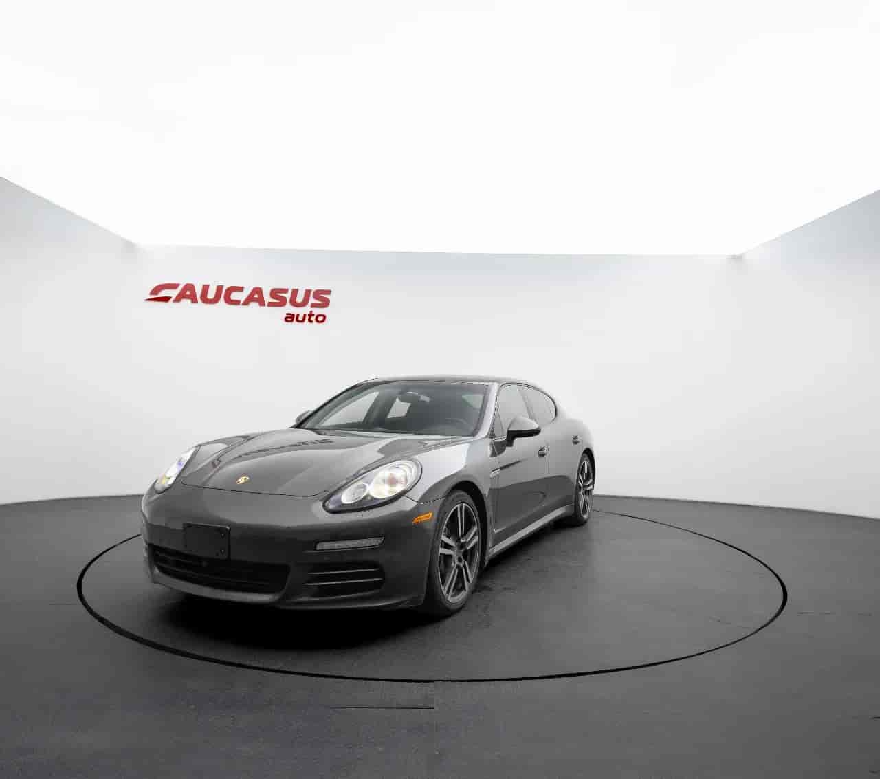 PORSCHE Panamera - 1