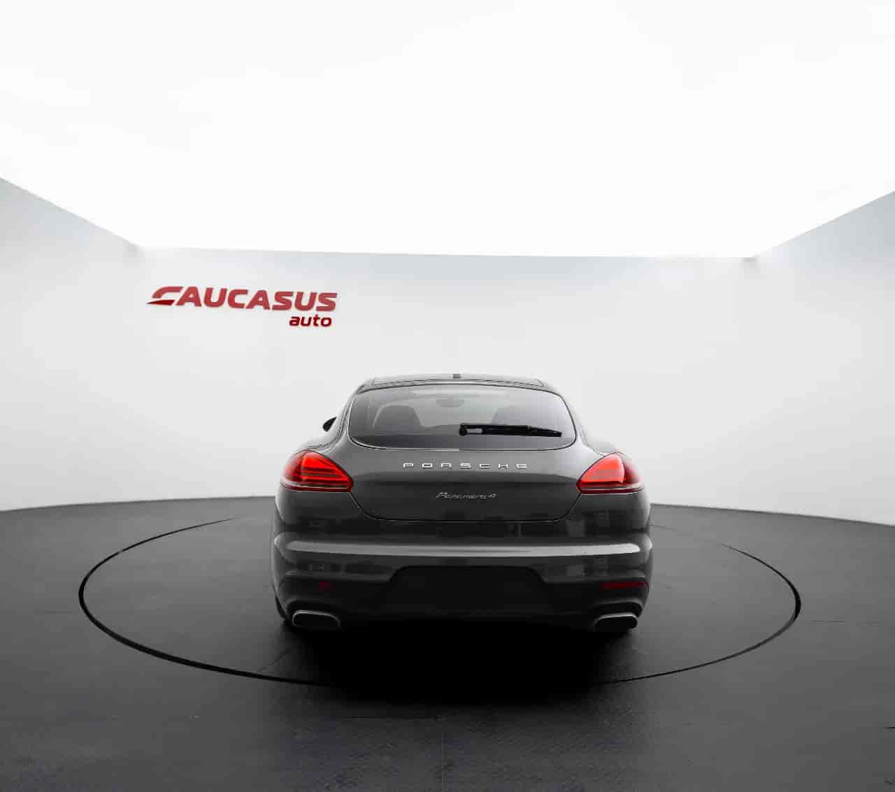 PORSCHE Panamera - 5
