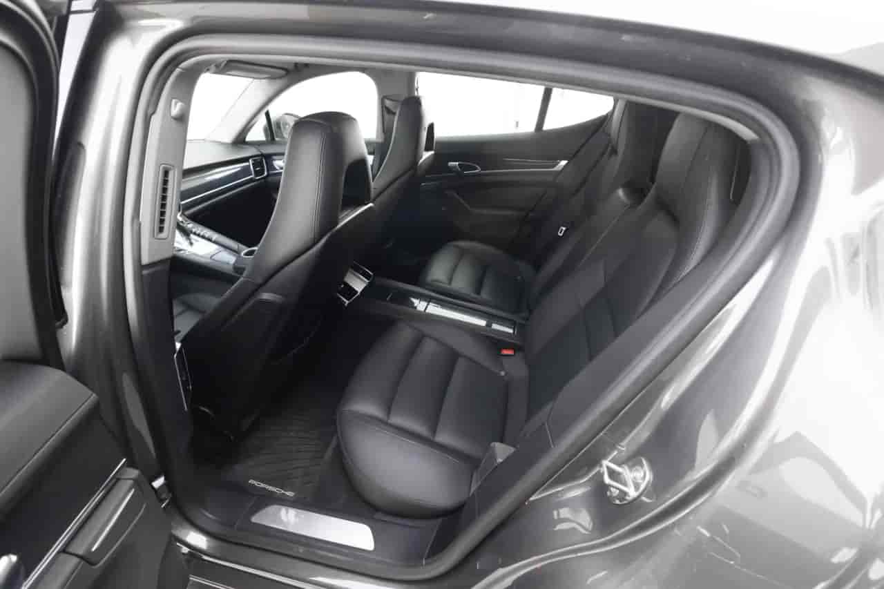 PORSCHE Panamera - 7