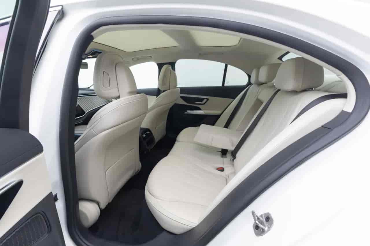 MERCEDES-BENZ E-Class - 8