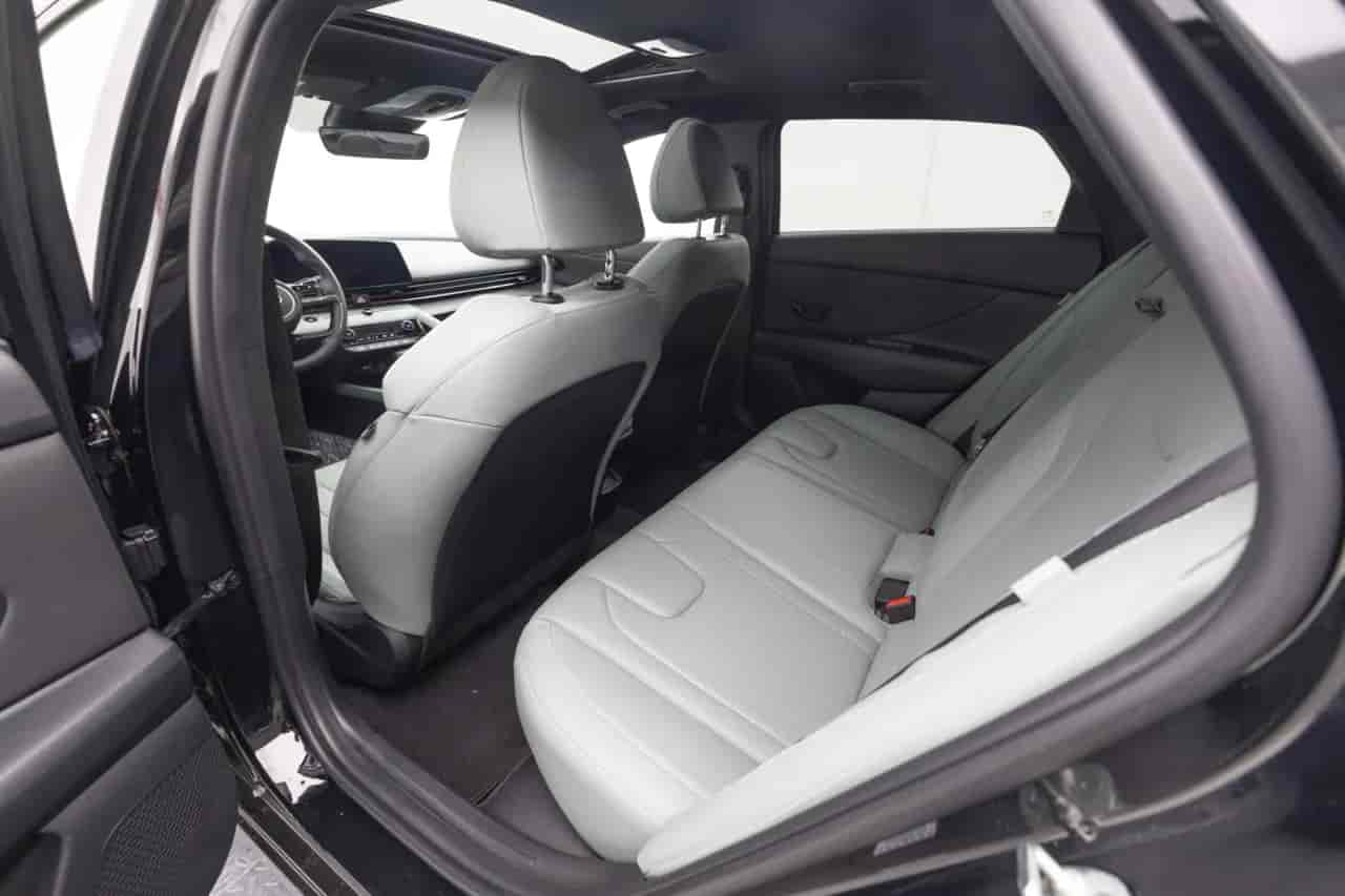 HYUNDAI Elantra - 9