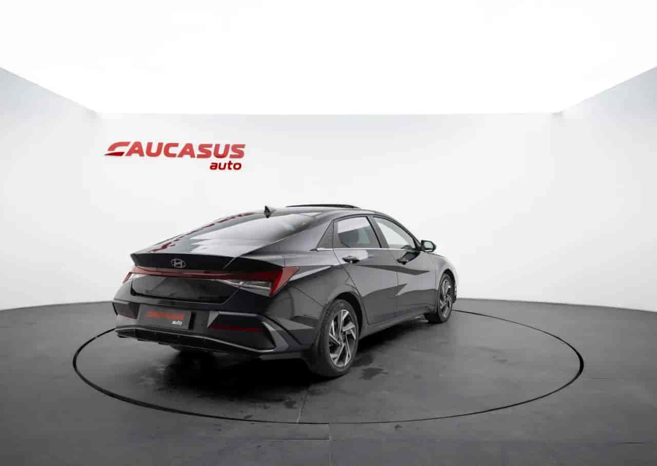 HYUNDAI Elantra - 4